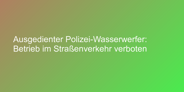 Polizei-Wasserwerfer im Straßenverkehr