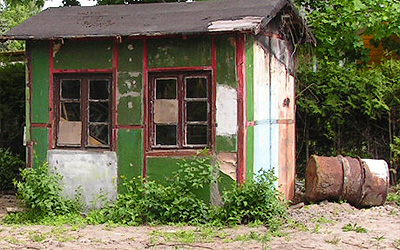 Hässlicher Anblick zum Nachbargrundstück