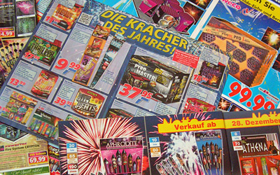 Prospekte mit Silvesterfeuerwerksangeboten